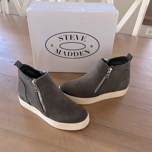 Steve Madden suede wedge
